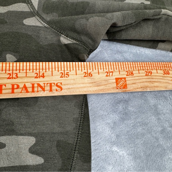 Eddie Bauer Squatch Camo Hoodie Men’s XL Sasquatch Big Foot Green Orange - Picture 8 of 11